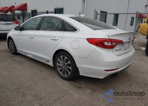2015 Hyundai Sonata Sport z USA, uszkodzony, nr VIN 5NPE34AF8FH199057